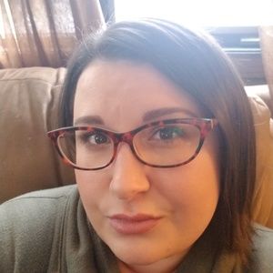 Meet your Posher, Larrisa